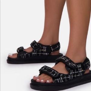 Tweeted black sandals